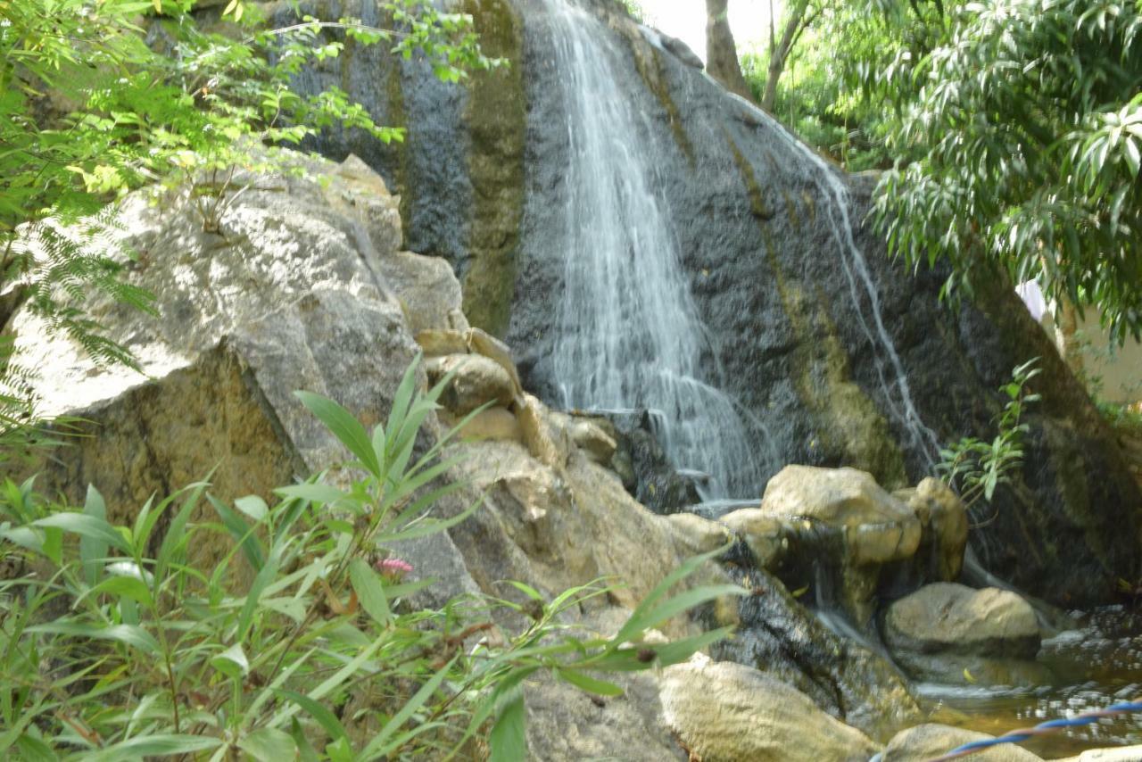 أنرادابورام Happy Leoni Hotel المظهر الخارجي الصورة