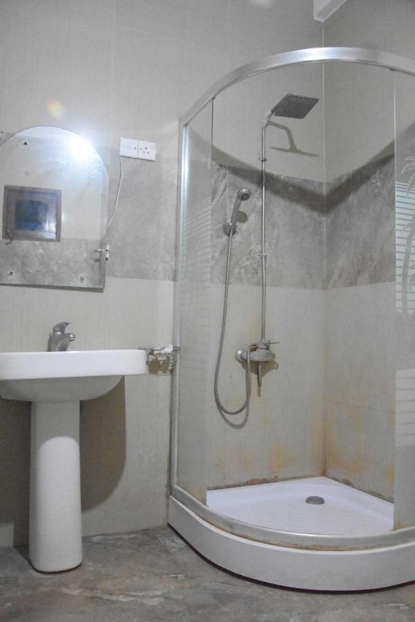 أنرادابورام Happy Leoni Hotel المظهر الخارجي الصورة